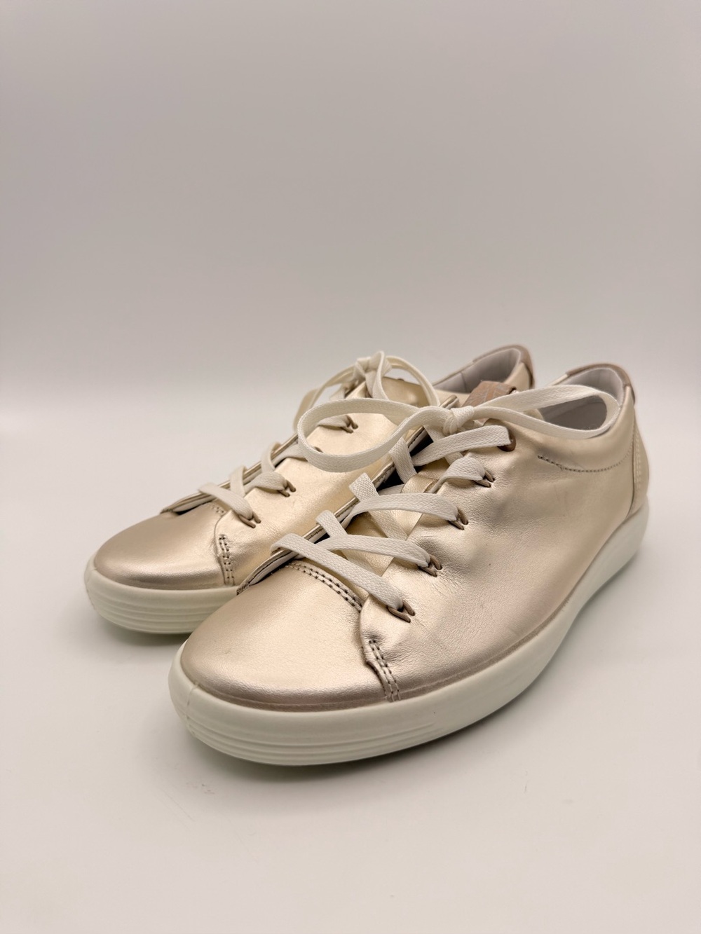 ECCO Soft 7 Metallic Gold Leather Sneakers Women’s Size EU 38 (US 7-7.5)